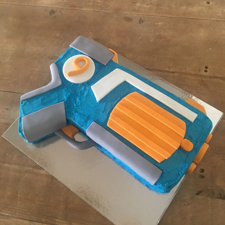 Nerf Gun and Super Soaker boys birthday cake kit from Cake 2 The Rescue