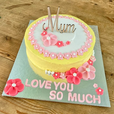 easy-mum-birthday-cake-topper-floral