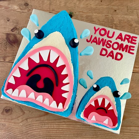 easy-jaws-theme-cake-father's-day-jawesome