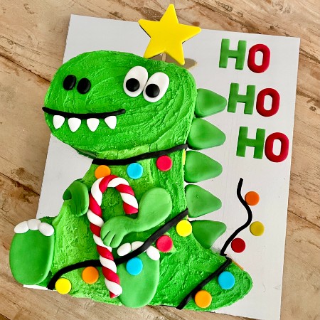cute-christmas-cakes-for-kids-dinosaur-theme-funny